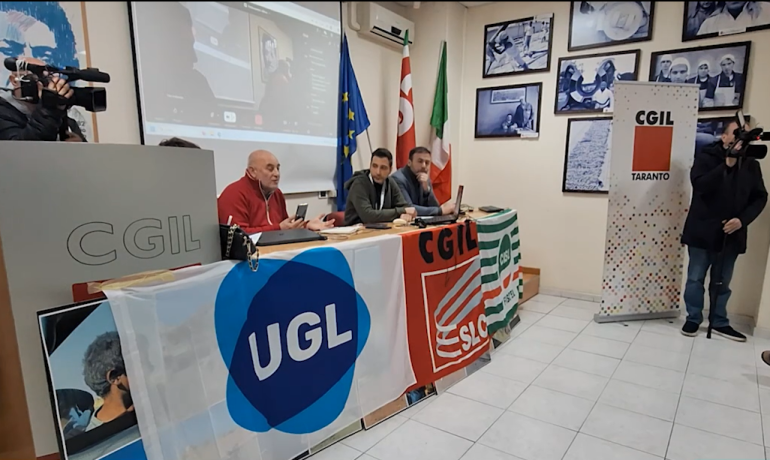 Il futuro dei lavoratori dei call center tarantini torna al centro del dibattito.