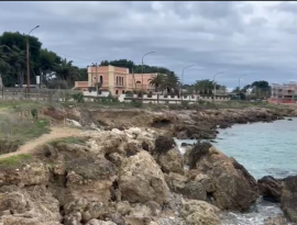 San Vito, il curvone minacciato dal mare