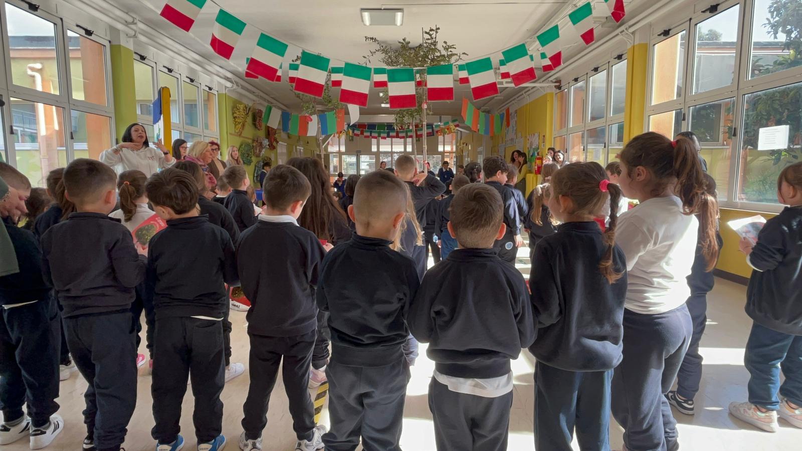 “L’amore mette radici”: 12 nuovi alberi per le scuole di Taranto