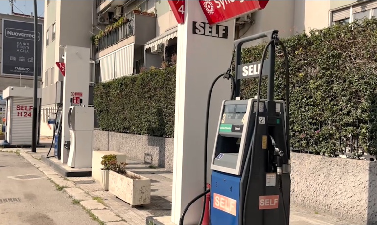 Caro benzina, Taranto non ce la fa più
