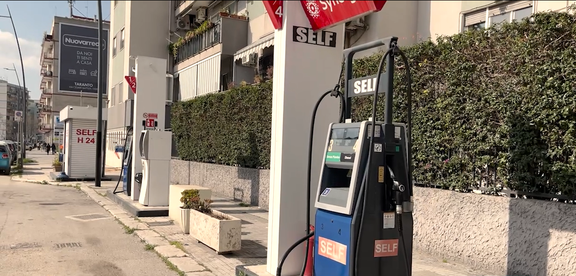 Caro benzina, Taranto non ce la fa più