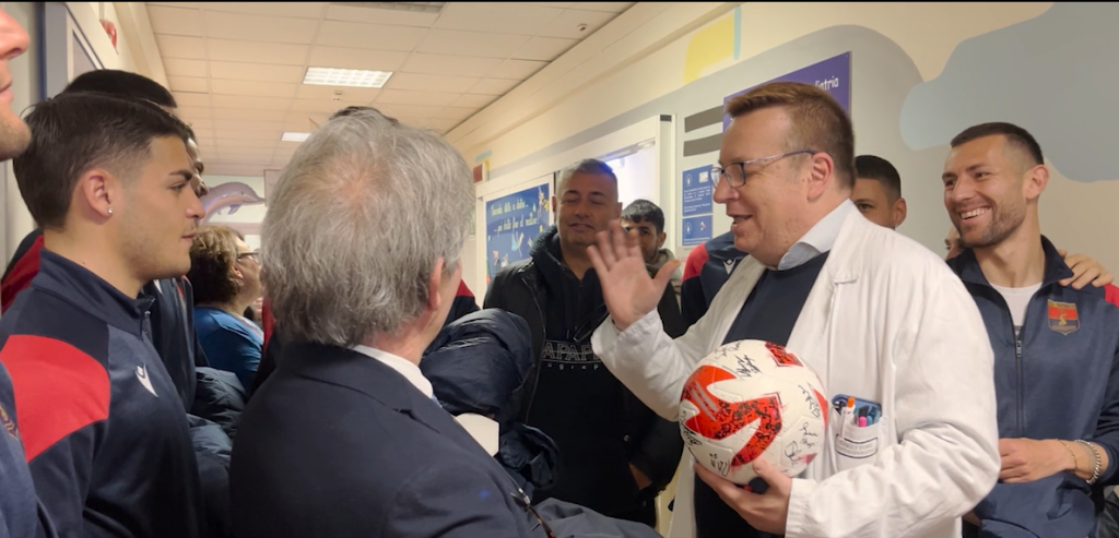 Taranto calcio: la squadra incontra i piccoli pazienti