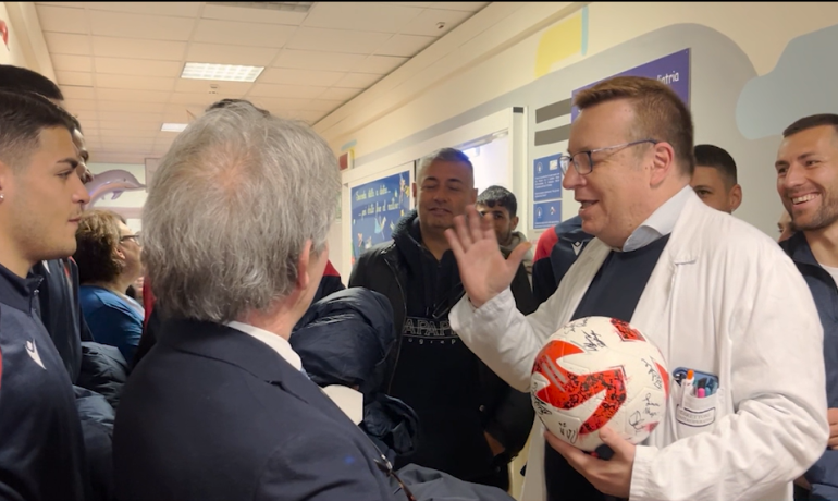 Taranto calcio: la squadra incontra i piccoli pazienti