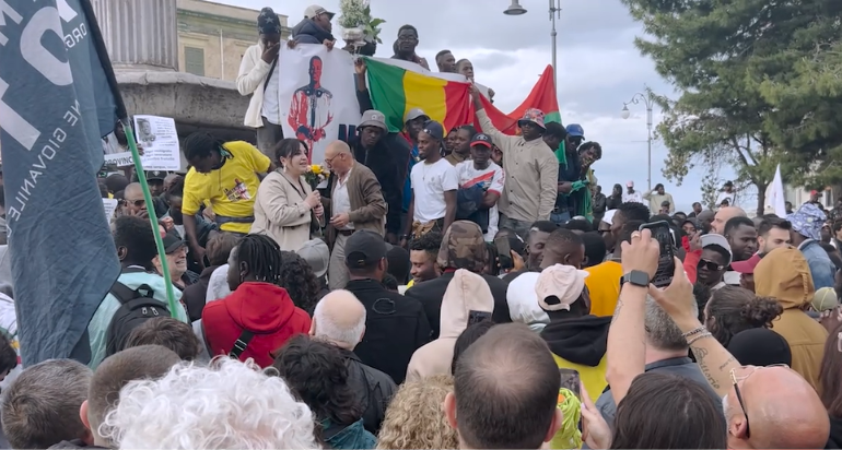 Sako Bakari: la piazza della memoria