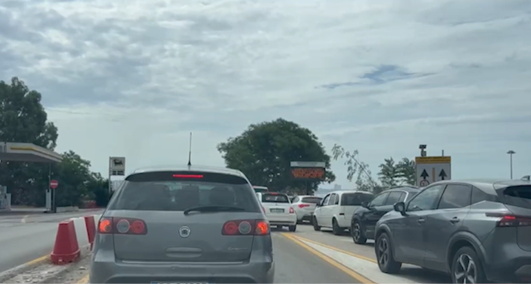 Traffico: città paralizzata