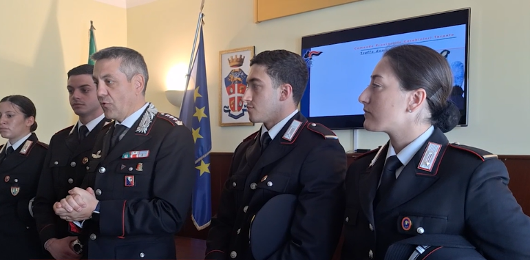 I truffatori affinano le armi