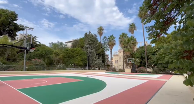 Prende vita il campo da Basket in Villa Peripato