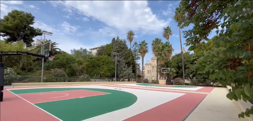 Prende vita il campo da Basket in Villa Peripato