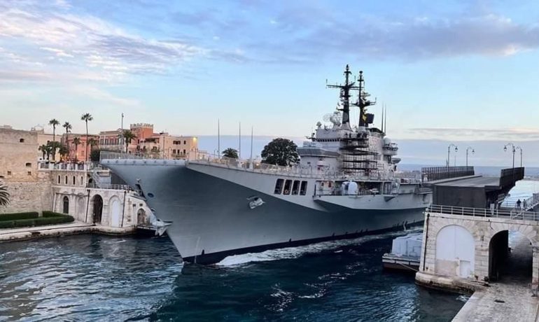 Nave Garibaldi addio