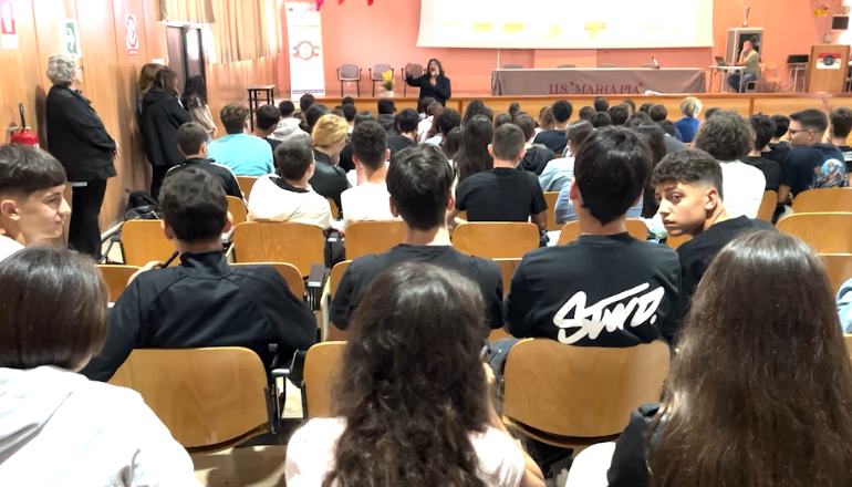Le scuole sfidano il caldo